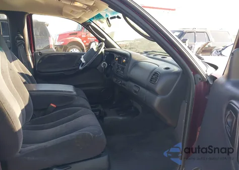 2000 Dodge Dakota Slt/Sport from USA, damaged, VIN 1B7GL22X2YS681385